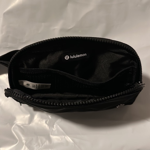 Lululemon everyday bag - Picture 6 of 7